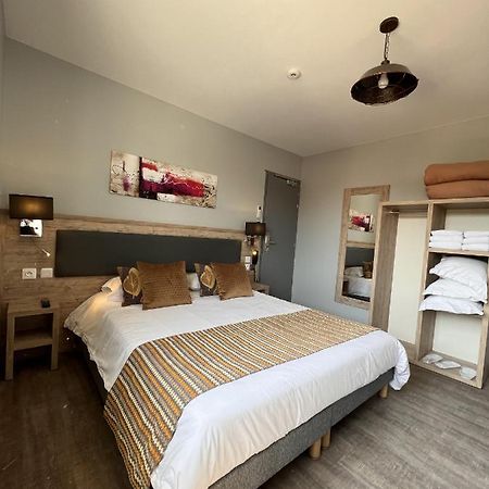 Hotel La Pinede 滨海苏拉克 外观 照片